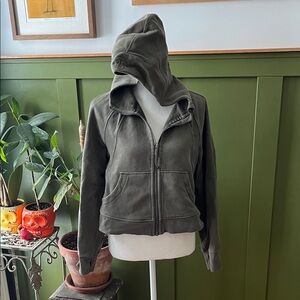 LAST CHANCE! Lululemon Dark Olive Green Full Zip Scuba Hoodie Hooded Sweatshirt